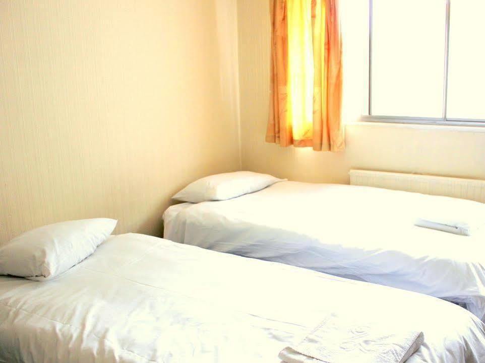 Heathrow Lodge Hillingdon Ngoại thất bức ảnh