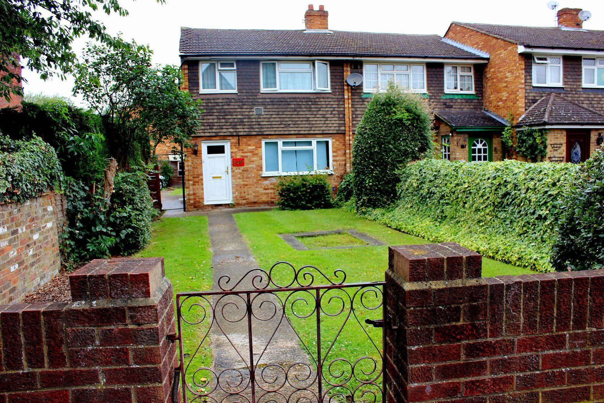 Heathrow Lodge Hillingdon Ngoại thất bức ảnh