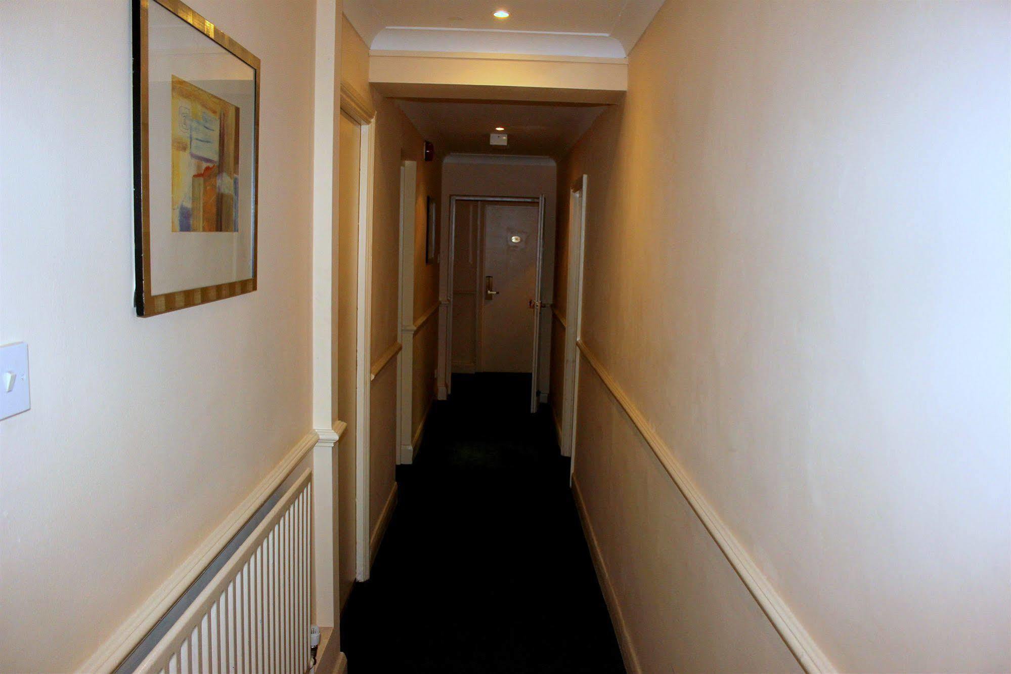 Heathrow Lodge Hillingdon Ngoại thất bức ảnh